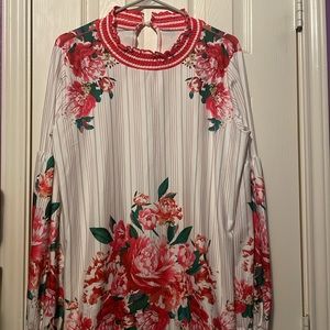 Spring floral long sleeve floral top